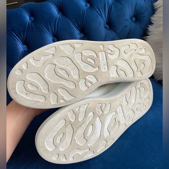 Alexander McQueen Studded exaggerated-sole sneakers - Picture 5 of 7